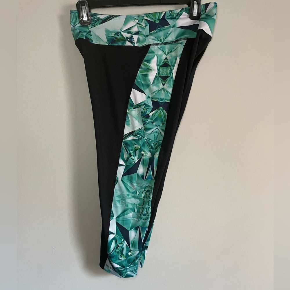 Lularoe Jade Athletic Capris - Picture 9 of 10